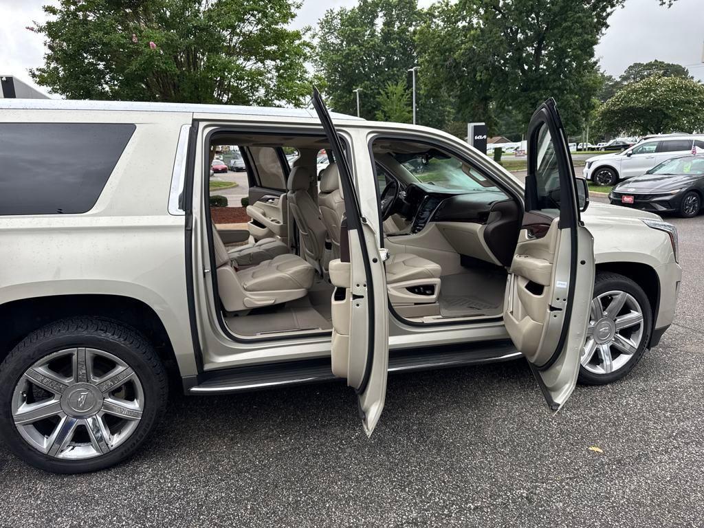 used 2016 Cadillac Escalade ESV car, priced at $23,775