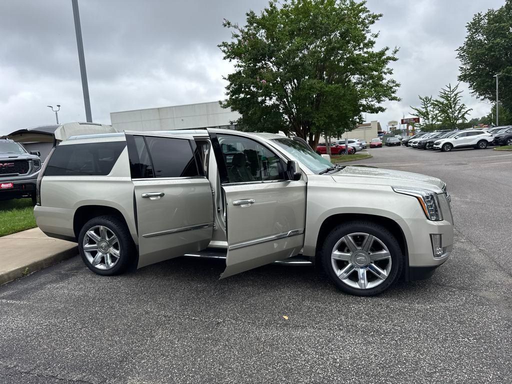 used 2016 Cadillac Escalade ESV car, priced at $23,775