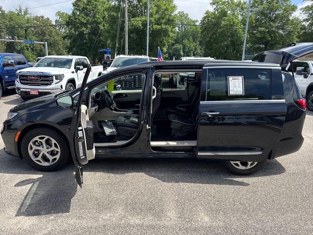 used 2023 Chrysler Pacifica car, priced at $29,885