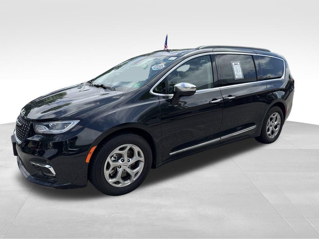 used 2023 Chrysler Pacifica car, priced at $27,995
