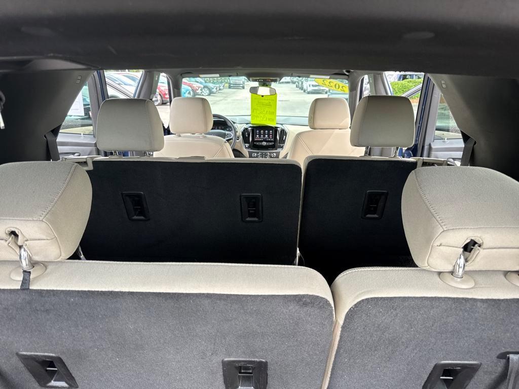 used 2022 Chevrolet Traverse car, priced at $27,100