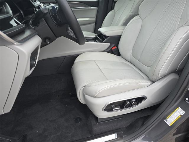 used 2022 Jeep Grand Cherokee car, priced at $34,974