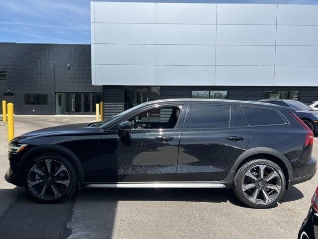 used 2024 Volvo V60 Cross Country car, priced at $49,990