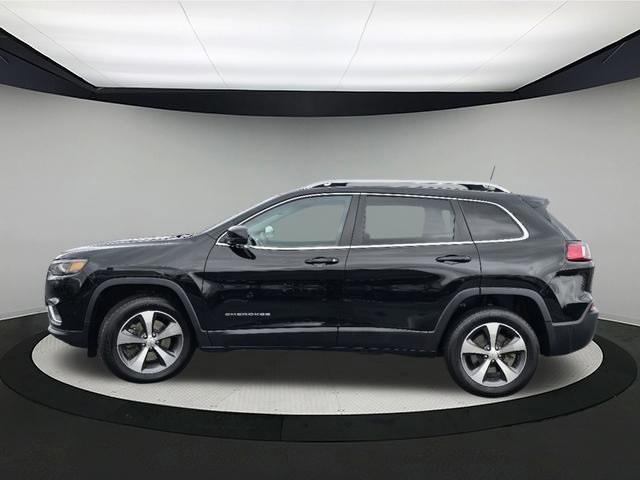 used 2020 Jeep Cherokee car, priced at $18,068