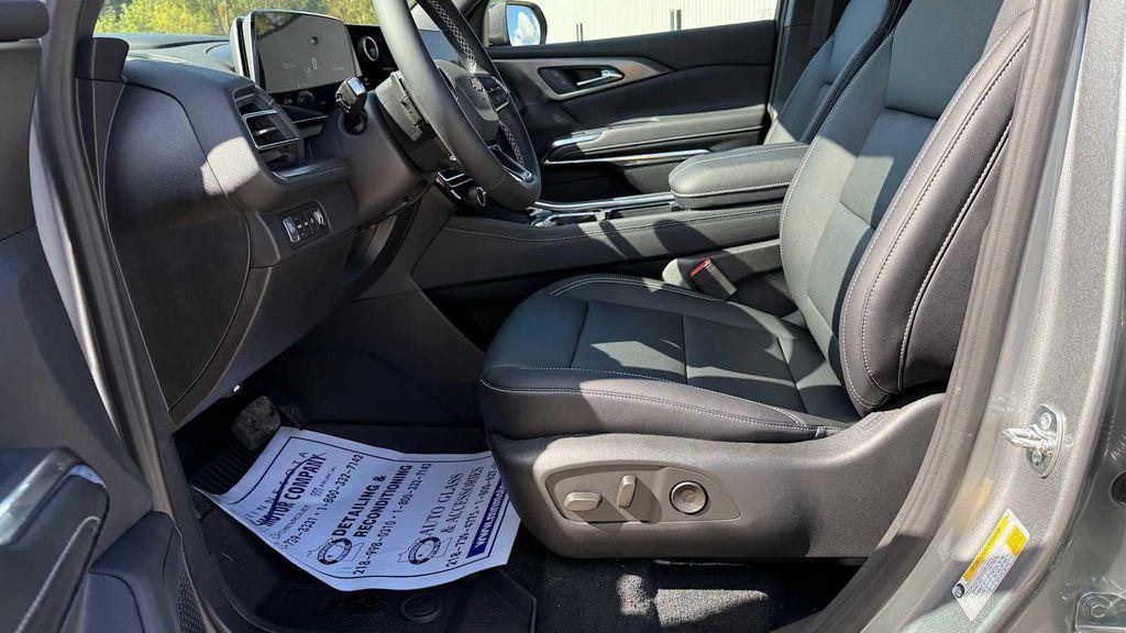 new 2026 Chevrolet Traverse car, priced at $49,658