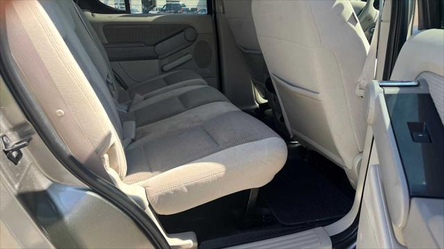 used 2007 Ford Explorer Sport Trac car, priced at $6,000