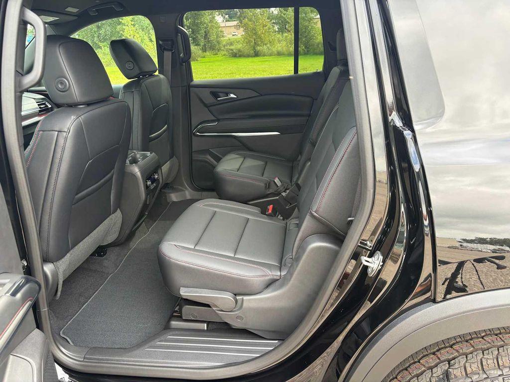 new 2026 Chevrolet Traverse car, priced at $51,504