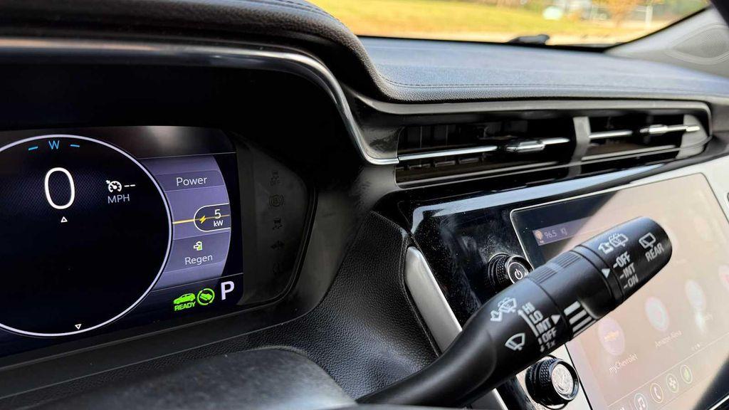 used 2022 Chevrolet Bolt EUV car, priced at $18,900