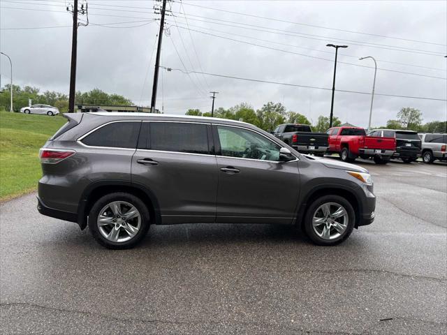 used 2015 Toyota Highlander car, priced at $15,800