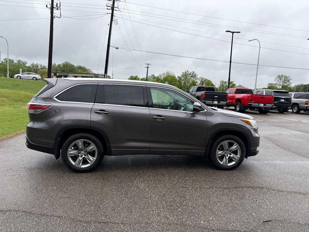 used 2015 Toyota Highlander car, priced at $15,800