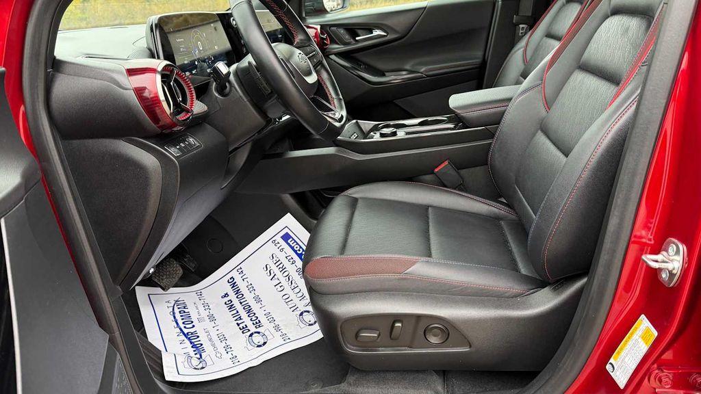 used 2025 Chevrolet Equinox car, priced at $33,900