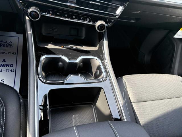 new 2025 Chevrolet Traverse car, priced at $48,660