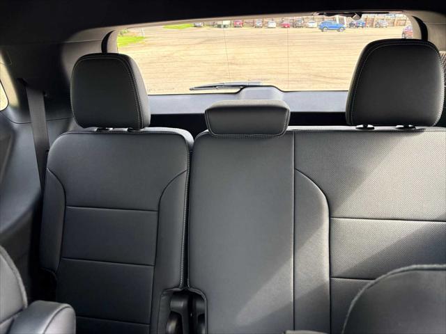 new 2025 Chevrolet Traverse car, priced at $48,660