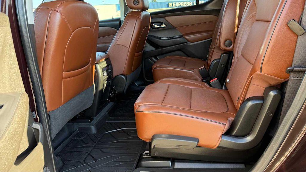 used 2021 Chevrolet Traverse car, priced at $28,000