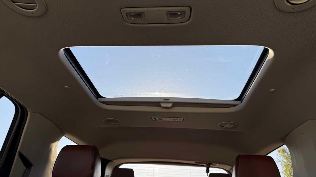 used 2021 Chevrolet Traverse car, priced at $28,000