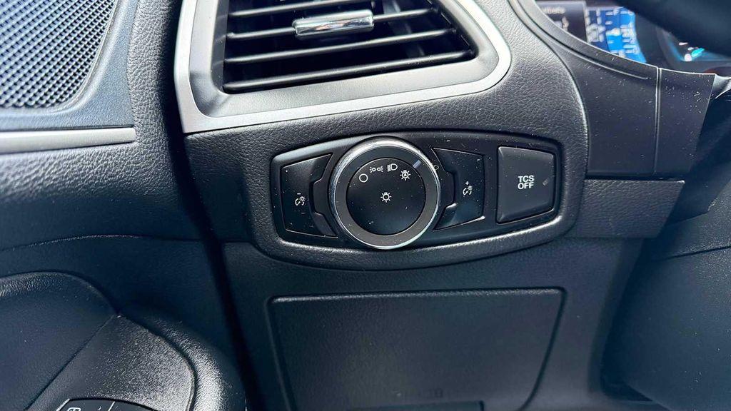 used 2023 Ford Edge car, priced at $24,999