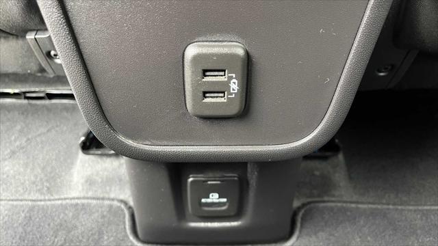used 2024 Chevrolet Equinox car, priced at $25,999