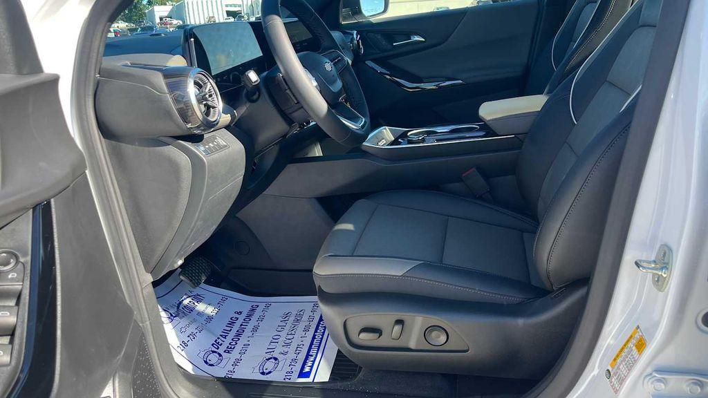 new 2026 Chevrolet Equinox car, priced at $34,765