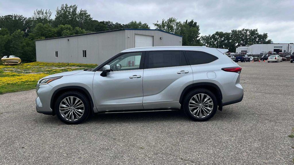 used 2021 Toyota Highlander car, priced at $39,500