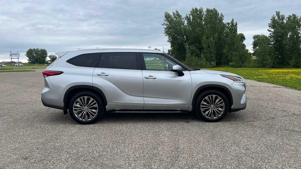used 2021 Toyota Highlander car, priced at $39,500