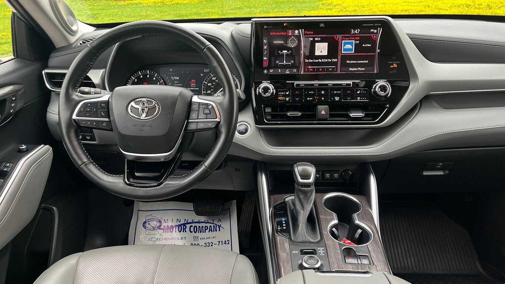 used 2021 Toyota Highlander car, priced at $39,500