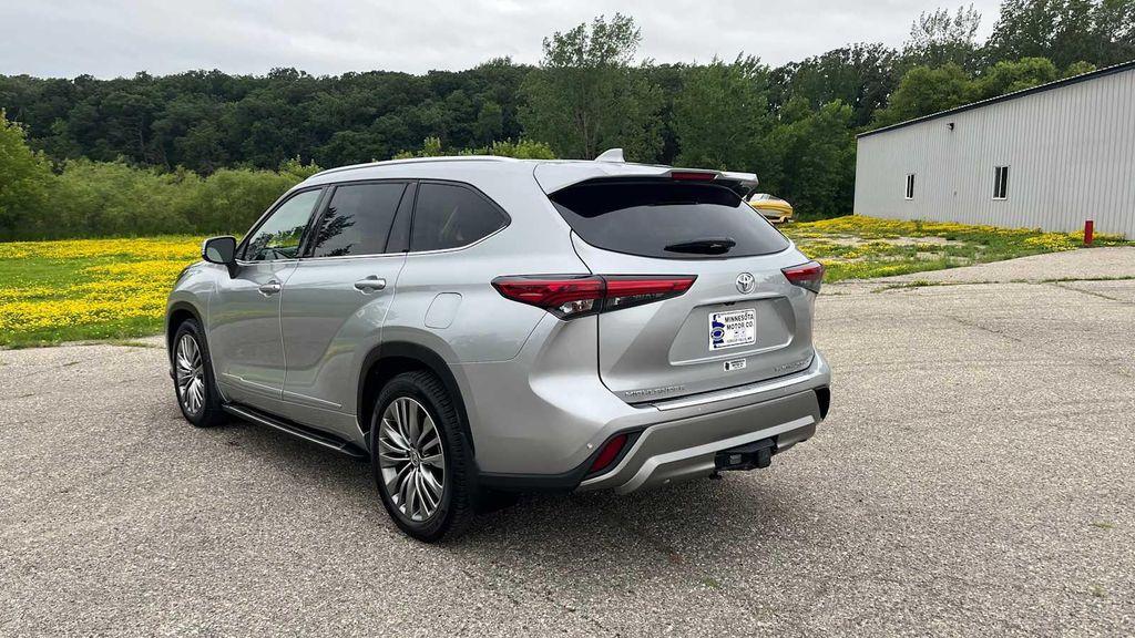 used 2021 Toyota Highlander car, priced at $39,500