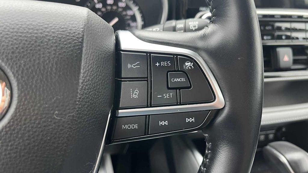 used 2021 Toyota Highlander car, priced at $39,500