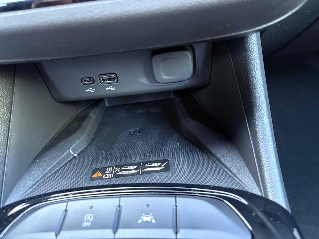 new 2025 Buick Envista car, priced at $28,465