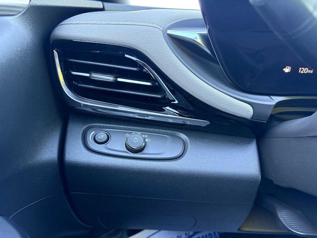 new 2025 Buick Envista car, priced at $28,465
