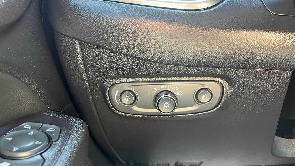 used 2021 Chevrolet Equinox car, priced at $21,000