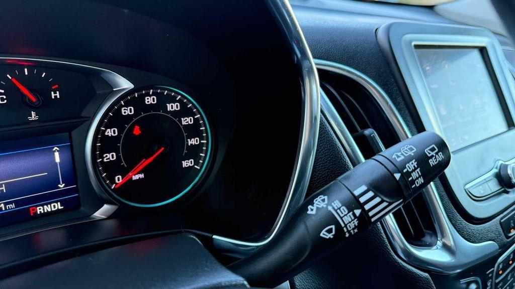 used 2022 Chevrolet Equinox car, priced at $23,999