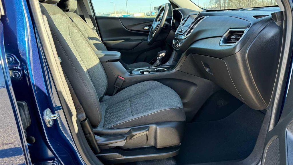 used 2022 Chevrolet Equinox car, priced at $23,999