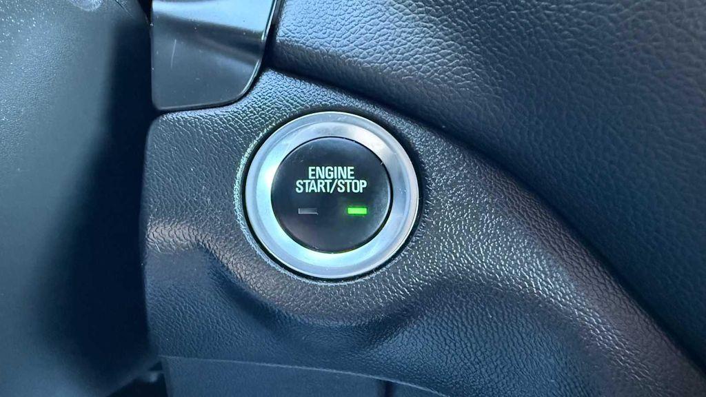 used 2022 Chevrolet Equinox car, priced at $23,999