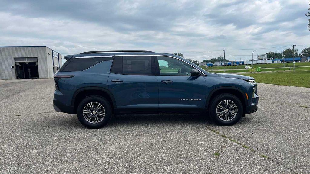 new 2026 Chevrolet Traverse car, priced at $45,205