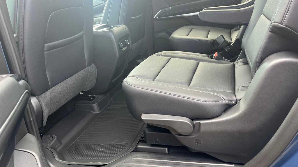 new 2026 Chevrolet Traverse car, priced at $45,205