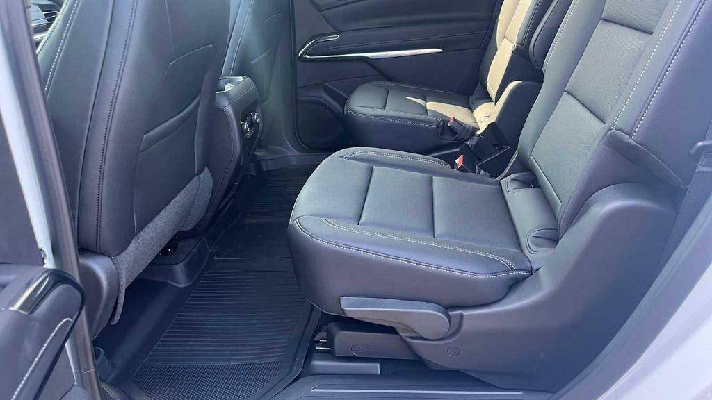 new 2026 Chevrolet Traverse car, priced at $49,125