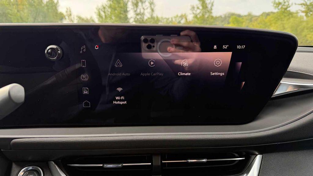 new 2025 Buick Envista car, priced at $26,925