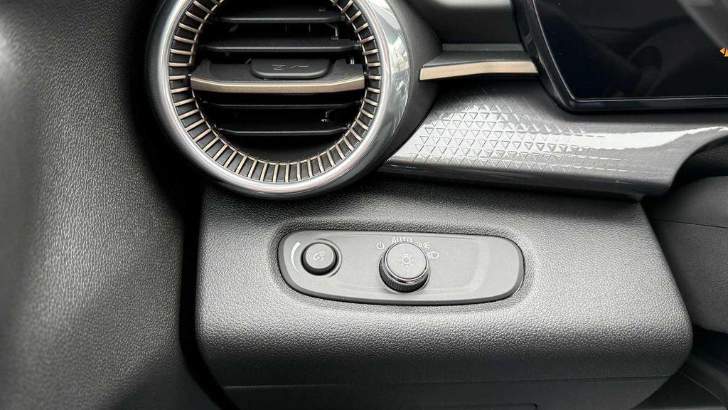 new 2026 Chevrolet Trax car, priced at $27,260