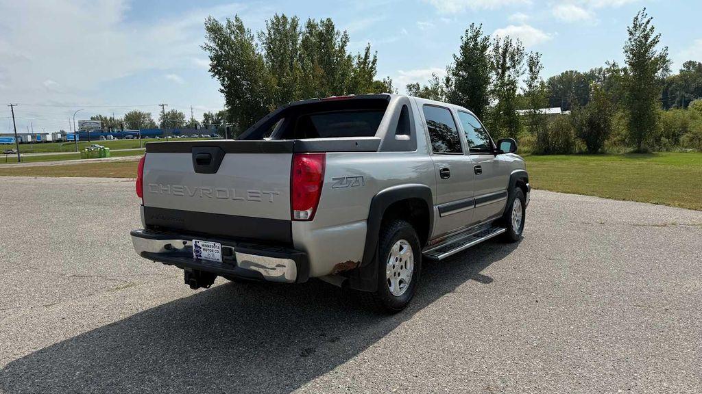 used 2004 Chevrolet Avalanche car, priced at $7,000