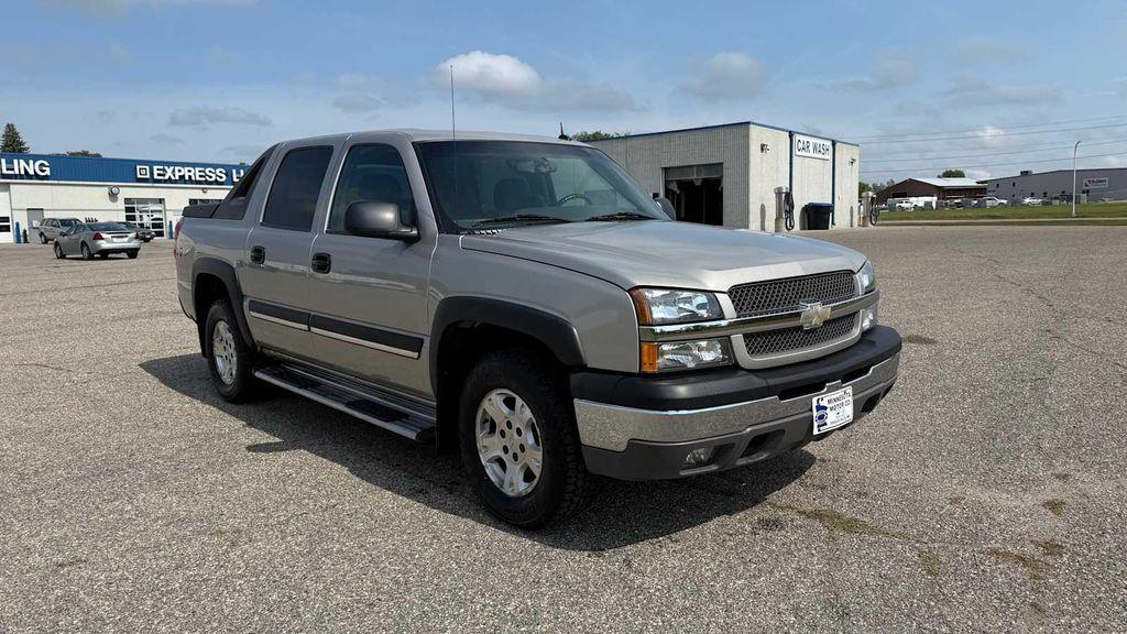 used 2004 Chevrolet Avalanche car, priced at $7,000