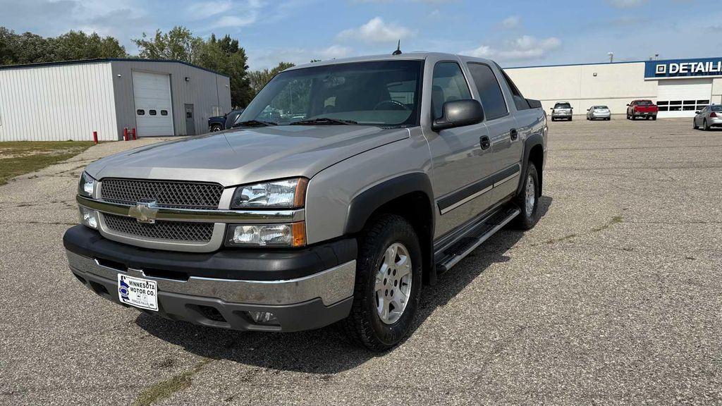 used 2004 Chevrolet Avalanche car, priced at $7,000
