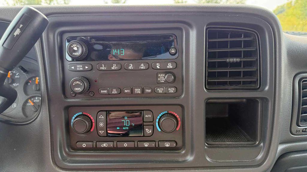 used 2004 Chevrolet Avalanche car, priced at $7,000