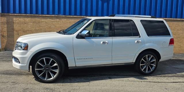 used 2017 Lincoln Navigator car, priced at $25,896