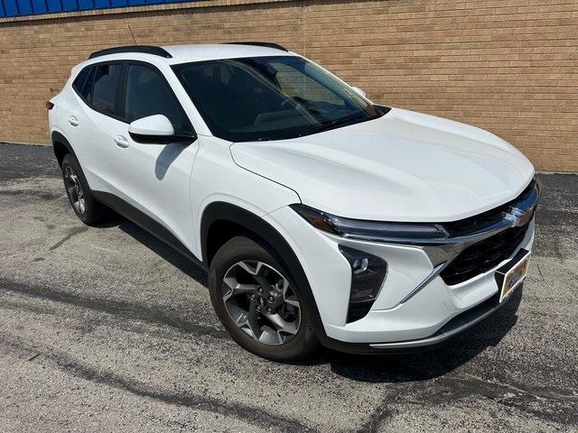 used 2025 Chevrolet Trax car, priced at $24,999