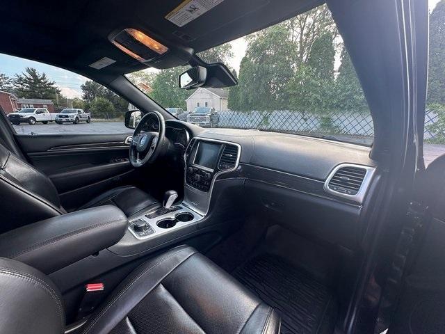 used 2016 Jeep Grand Cherokee car, priced at $18,995