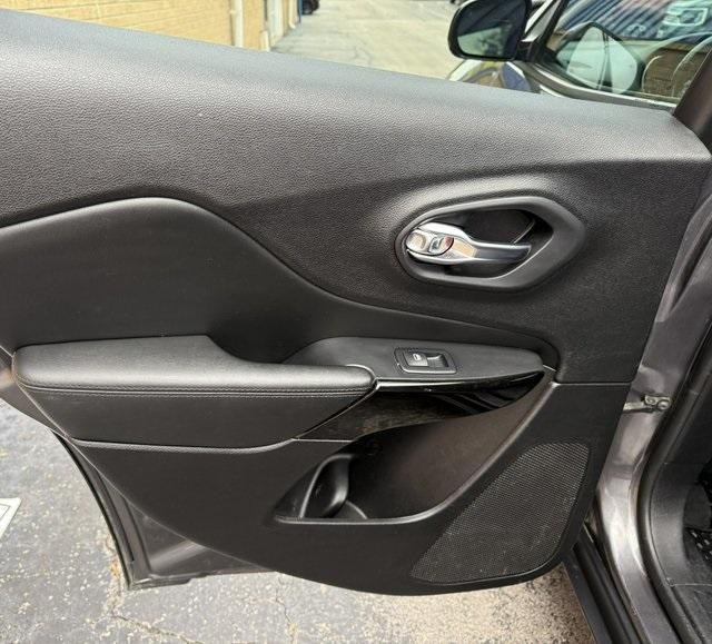 used 2019 Jeep Cherokee car, priced at $15,994