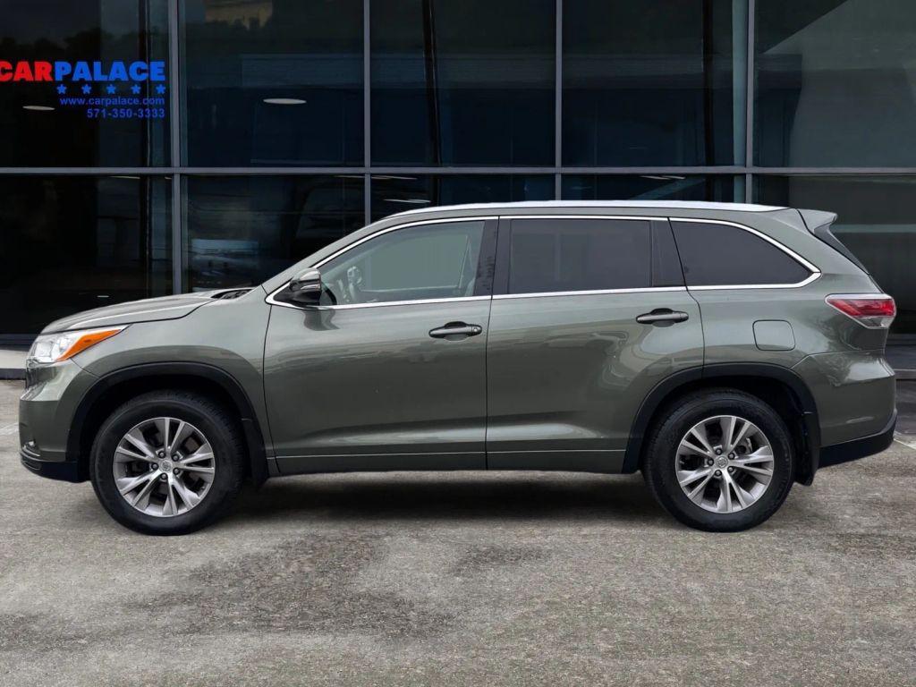 used 2015 Toyota Highlander car, priced at $16,987