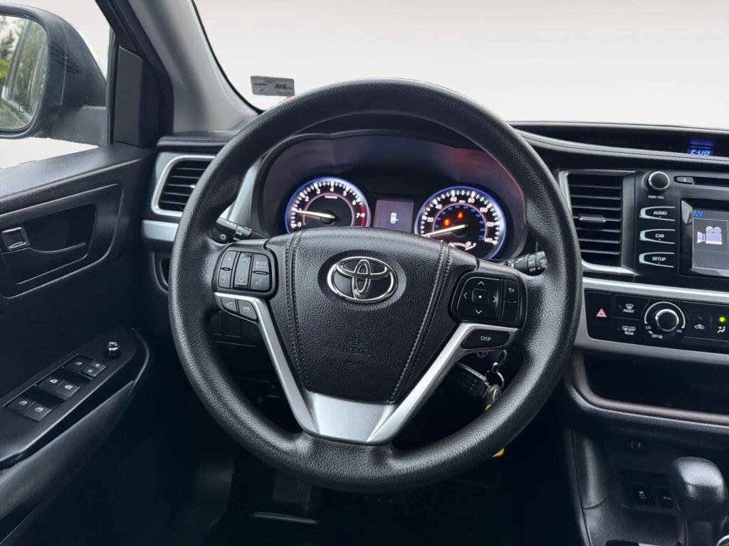 used 2015 Toyota Highlander car, priced at $14,487