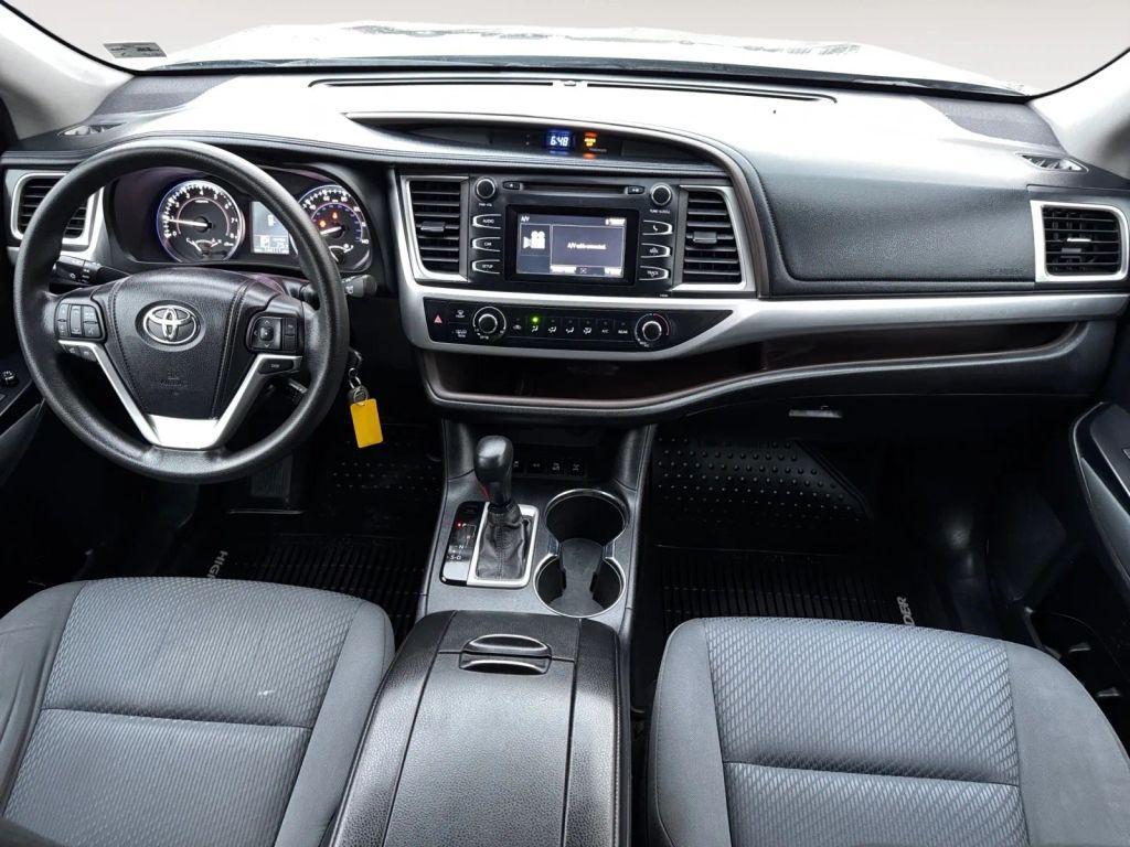 used 2015 Toyota Highlander car, priced at $14,487