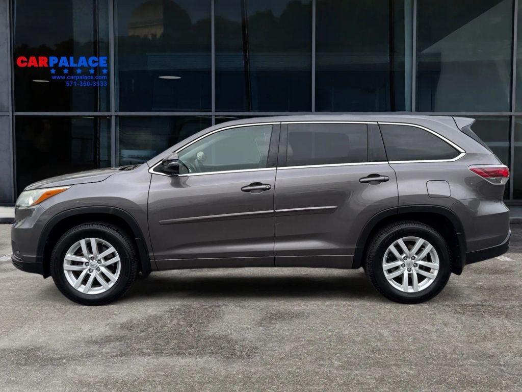 used 2015 Toyota Highlander car, priced at $14,487